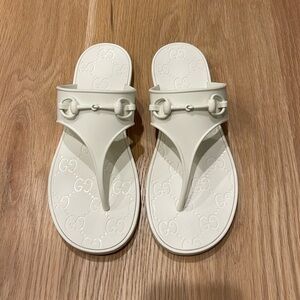 GG rubber sandals size 40 fits like a 9